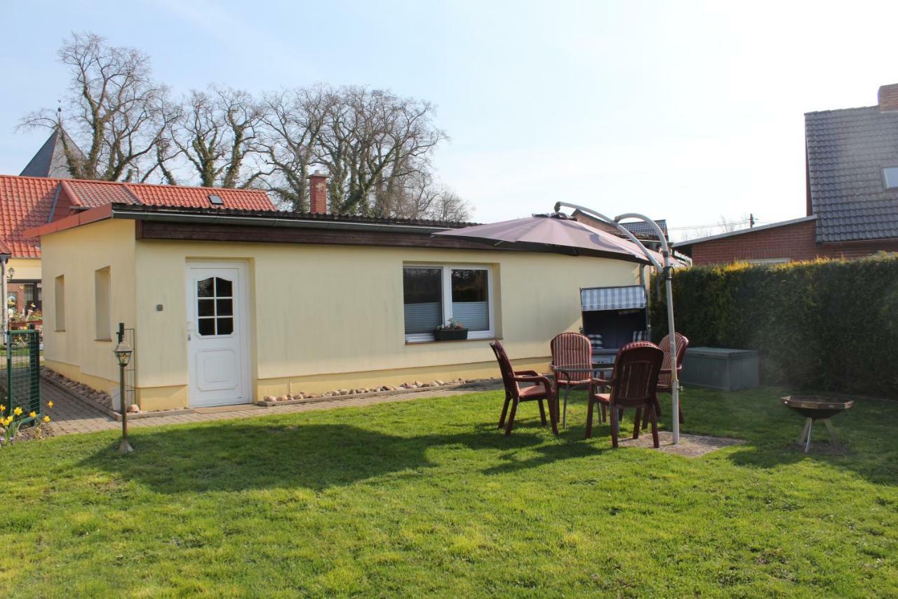 Bungalow Gross Dratow Екстериор снимка